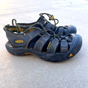 Black Keen Sandals Size 1